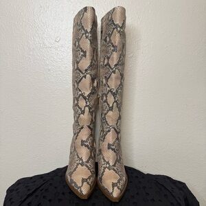 Vince Camuto Gravana Natural Snakeskin Tall Side Zip Heeled Boots Size 8M